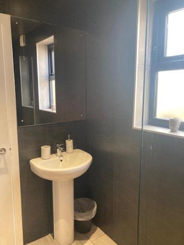 The Salt Box- Lovely Refurbished Annexe, Free Parking, Walk To Porth Beach. Saint Columb Minor Extérieur photo